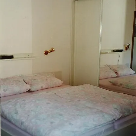Mahlke Apartment *